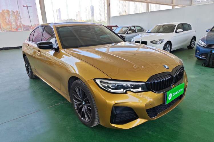 Used BMW 3 Series 2021 330i M Sport Night Edition Front Right 45 Deg