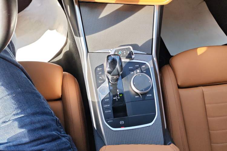 Used BMW 3 Series 2021 325i M Sport Night Edition package Gear Lever