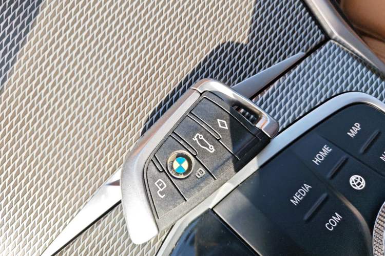 Used BMW 3 Series 2021 325i M Sport Night Edition package Interior 1