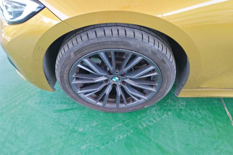 Used BMW 3 Series 2021 330i M Sport Night Edition Left Front Wheel Hub