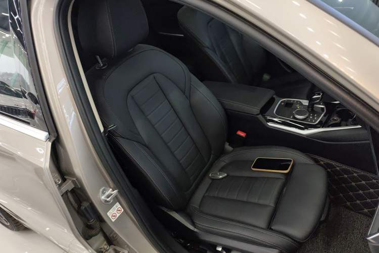 Used BMW 3 Series 2021 320Li M Sport Package Right Front Seat