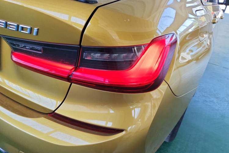 Used BMW 3 Series 2021 330i M Sport Night Edition Right Rear Taillight