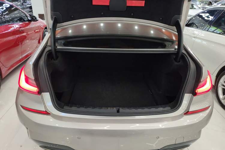 Used BMW 3 Series 2021 320Li M Sport Package Trunk