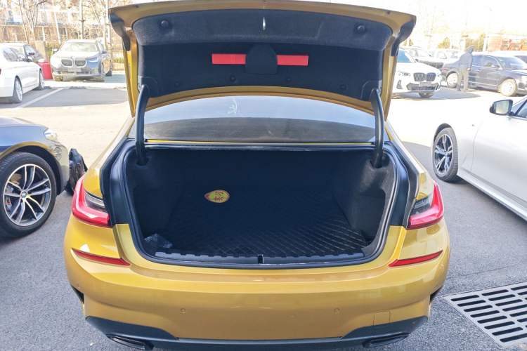 Used BMW 3 Series 2021 325i M Sport Night Edition package Trunk