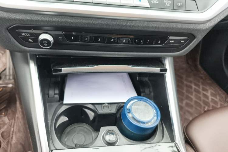Used BMW 3 Series 2022 320Li M Sport Package Audio And AC Panel