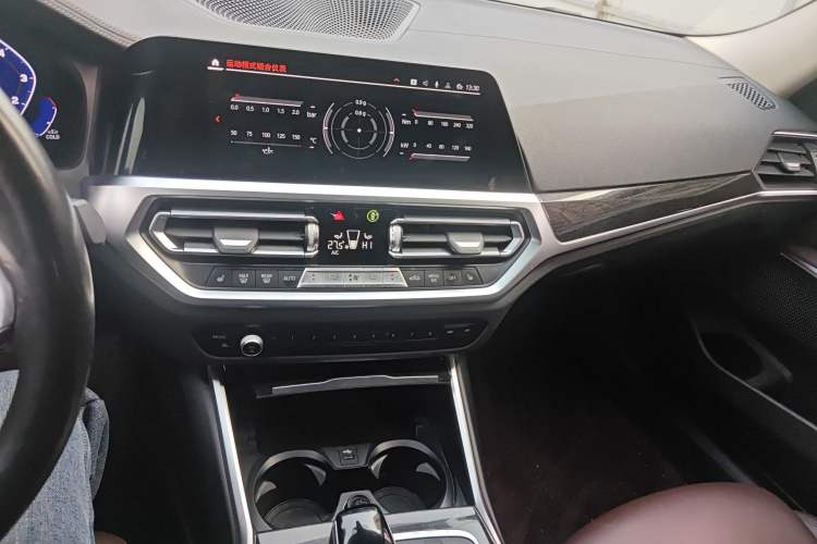 Used BMW 3 Series 2022 Restyled 325Li xDrive M Sport Package Audio And AC Panel