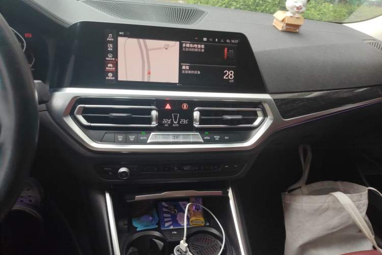 Used BMW 3 Series 2022 325Li M Sport Package Audio And AC Panel