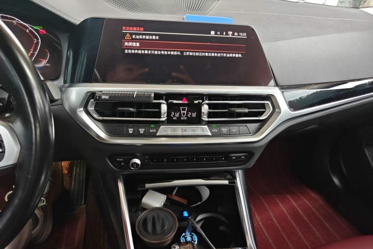 Used BMW 3 Series 2022 320Li M Sport Package Audio And AC Panel