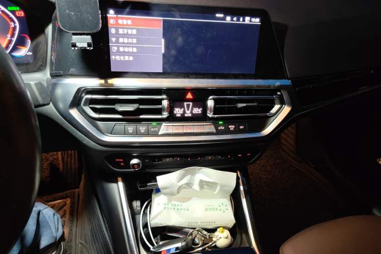 Used BMW 3 Series 2022 320Li M Sport Package Audio And AC Panel