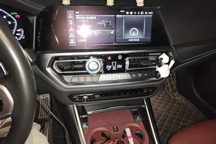 Used BMW 3 Series 2022 330i M Sport Night Edition Audio And AC Panel