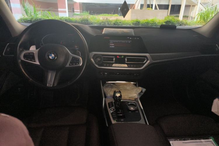 Used BMW 3 Series 2022 Restyled 325Li M Sport Night Edition Package Center Console