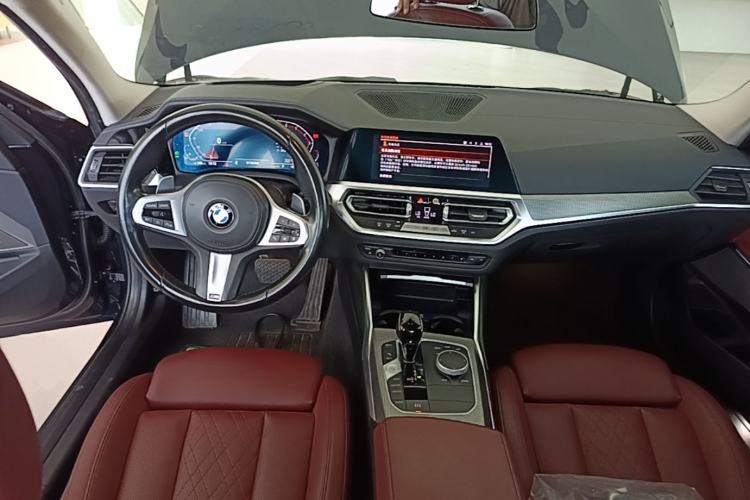 Used BMW 3 Series 2022 330i M Sport Night Edition Center Console