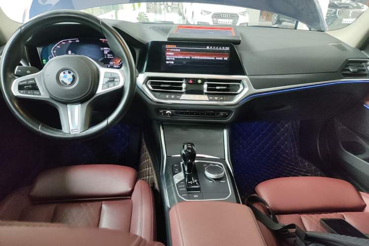 Used BMW 3 Series 2022 325i M Sport Package Center Console