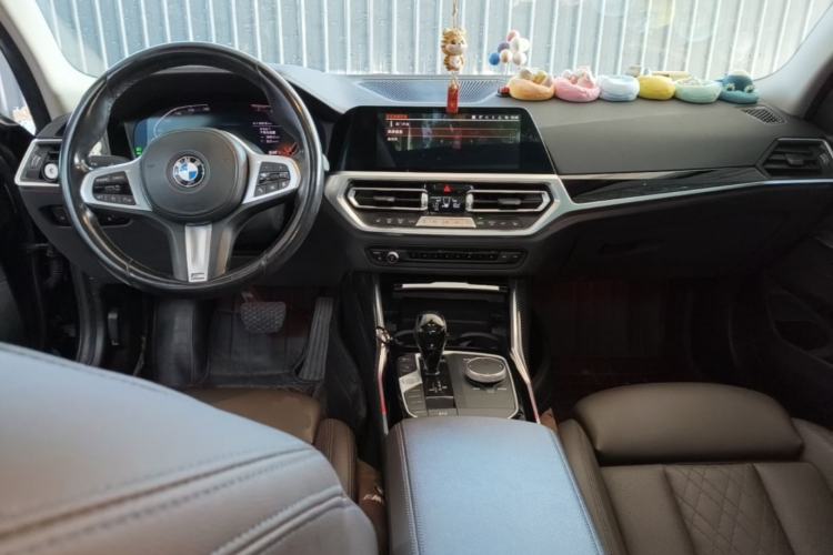 Used BMW 3 Series 2022 Restyled 320Li M Sport Package Center Console
