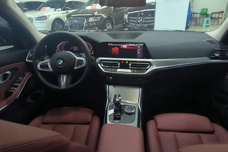 Used BMW 3 Series 2022 325i M Sport Night Edition Package Center Console