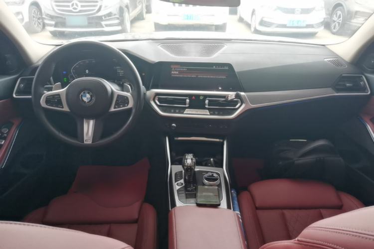 Used BMW 3 Series 2022 Revised 325i M Sport Night Edition Package Center Console
