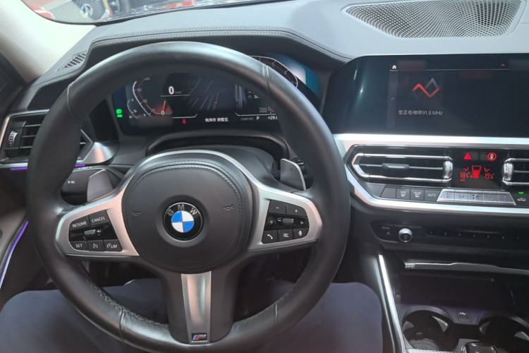 Used BMW 3 Series 2022 Revised 325i M Sport Night Edition Package Center Console