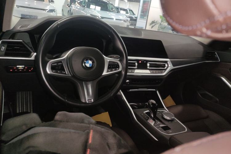 Used BMW 3 Series 2022 Updated 325i M Sport Package Center Console