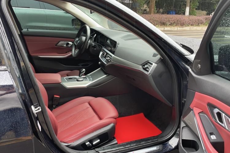 Used BMW 3 Series 2022 325i M Sport Night Edition Package Center Console