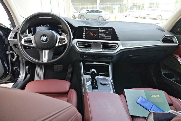 Used BMW 3 Series 2022 Revised 325i M Sport Night Edition Package Center Console