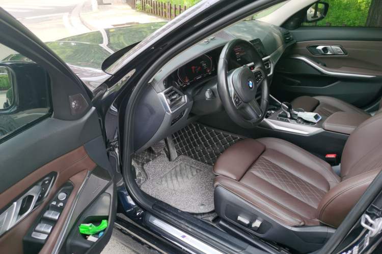 Used BMW 3 Series 2022 325i M Sport Night Edition Package Driver Seat