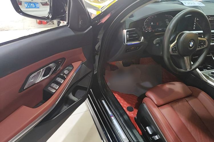 Used BMW 3 Series 2022 Revised 325i M Sport Night Edition Package Driver Seat