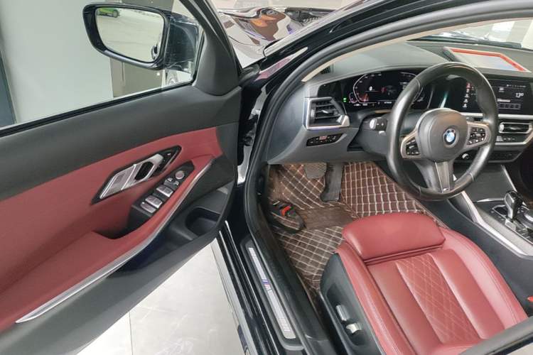 Used BMW 3 Series 2022 325i M Sport Package Driver Seat