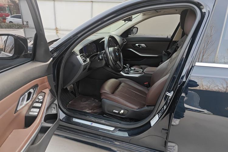 Used BMW 3 Series 2022 Restyled 325Li xDrive M Sport Package Driver Seat