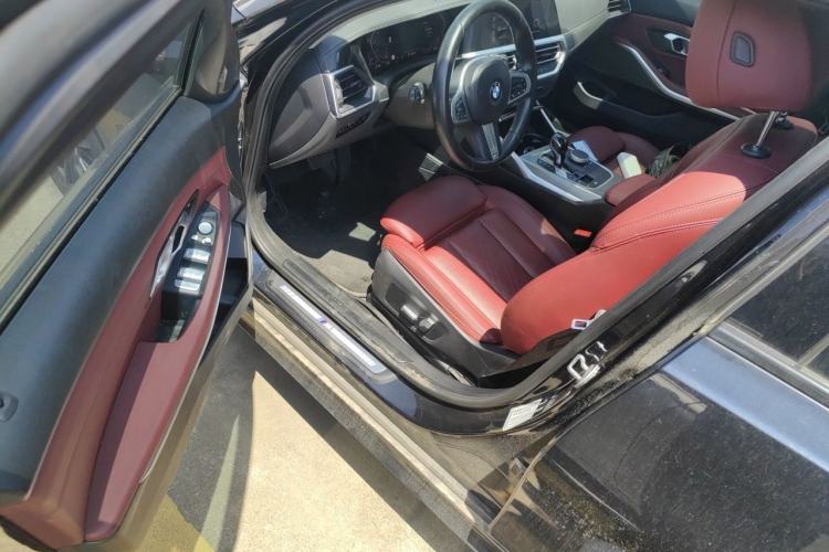 Used BMW 3 Series 2022 Revised 325i M Sport Night Edition Package Driver Seat