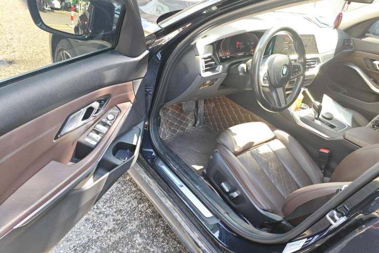 Used BMW 3 Series 2022 325i M Sport Package Driver Seat