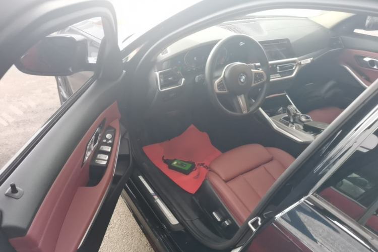 Used BMW 3 Series 2022 Revised 325i M Sport Night Edition Package Driver Seat