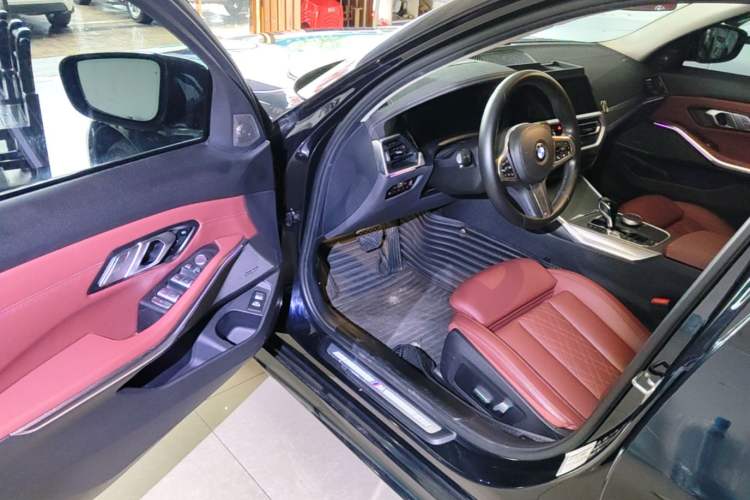 Used BMW 3 Series 2022 Restyled 330Li xDrive M Sport Night Edition Package Driver Seat