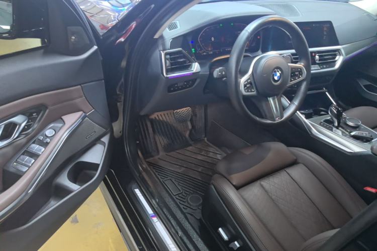 Used BMW 3 Series 2022 Revised 325i M Sport Night Edition Package Driver Seat