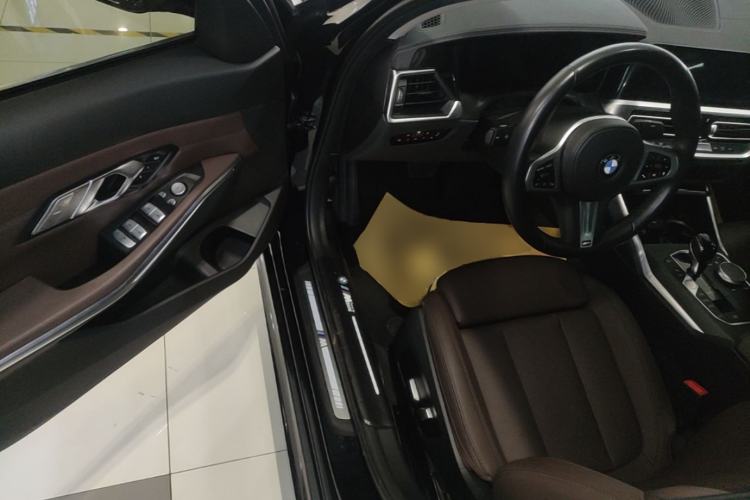 Used BMW 3 Series 2022 Updated 325i M Sport Package Driver Seat