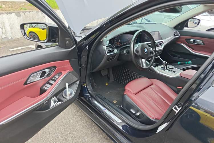 Used BMW 3 Series 2022 Revised 325i M Sport Night Edition Package Driver Seat