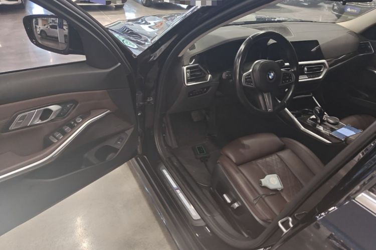Used BMW 3 Series 2022 Restyled 325Li xDrive M Sport Package Driver Seat