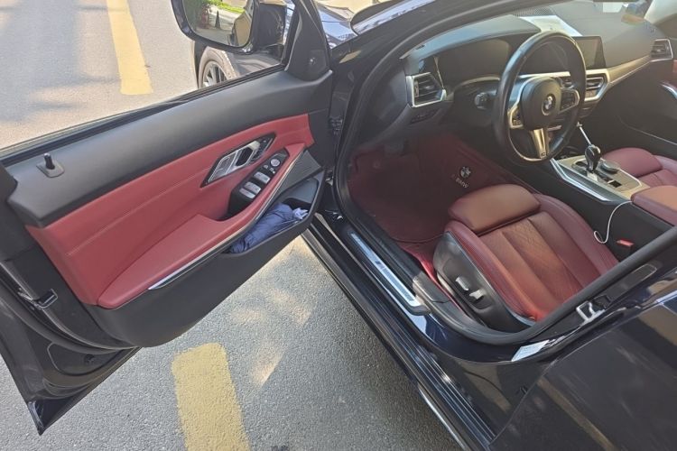 Used BMW 3 Series 2022 325i M Sport Night Edition Package Driver Seat