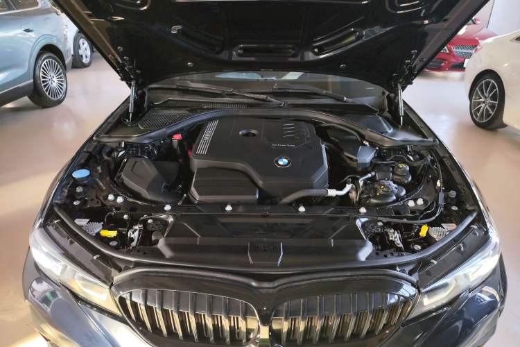 Used BMW 3 Series 2022 330i M Sport Night Edition Engine Bay