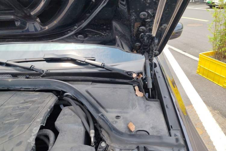 Used BMW 3 Series 2022 Updated 325i M Sport Package Engine Bay Left