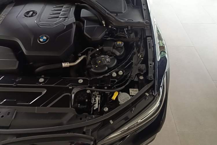 Used BMW 3 Series 2022 330i M Sport Night Edition Engine Bay Left