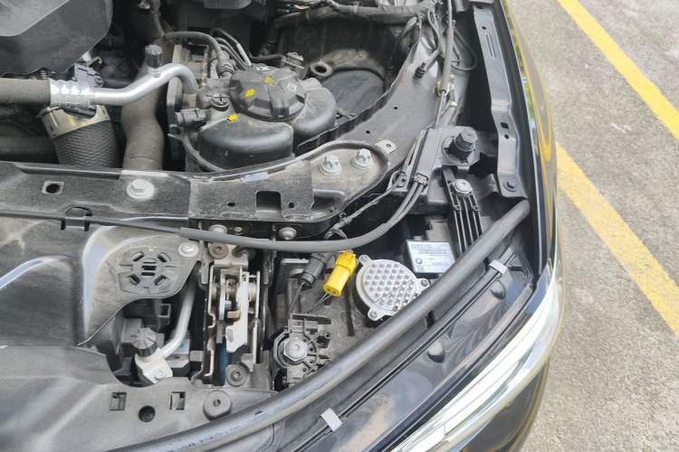 Used BMW 3 Series 2022 325Li M Sport Package Engine Bay Left
