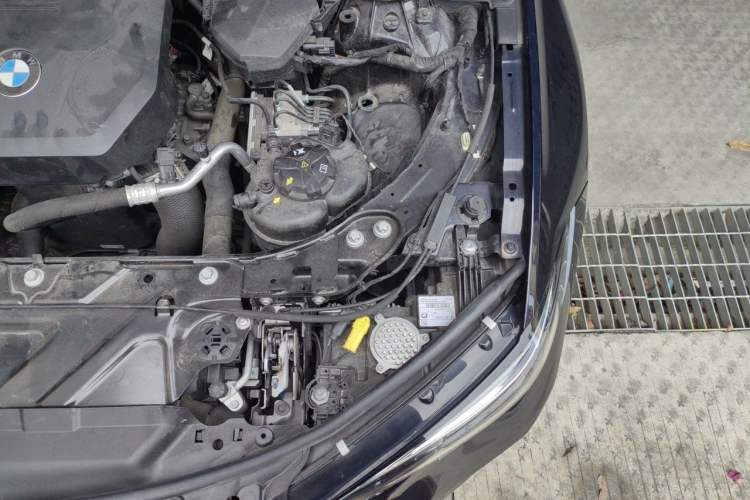 Used BMW 3 Series 2022 Revised 325i M Sport Night Edition Package Engine Bay Left