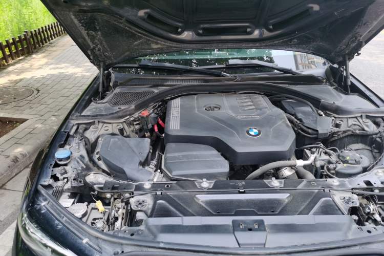 Used BMW 3 Series 2022 325i M Sport Night Edition Package Engine Bay Right