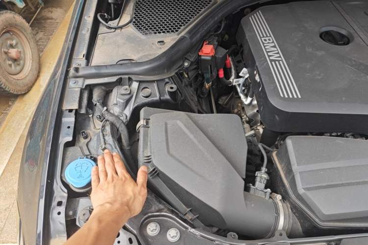 Used BMW 3 Series 2022 Updated 325i M Sport Package Engine Bay Right