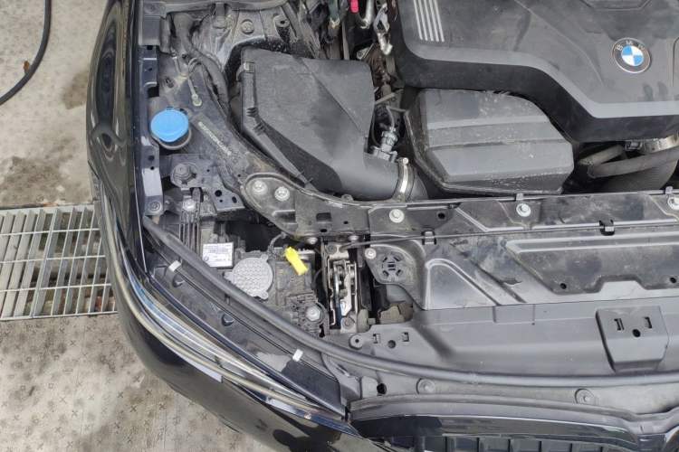 Used BMW 3 Series 2022 Revised 325i M Sport Night Edition Package Engine Bay Right