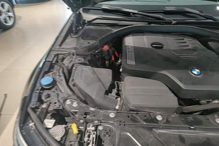 Used BMW 3 Series 2022 325Li M Sport Night Edition Package Engine Bay Right