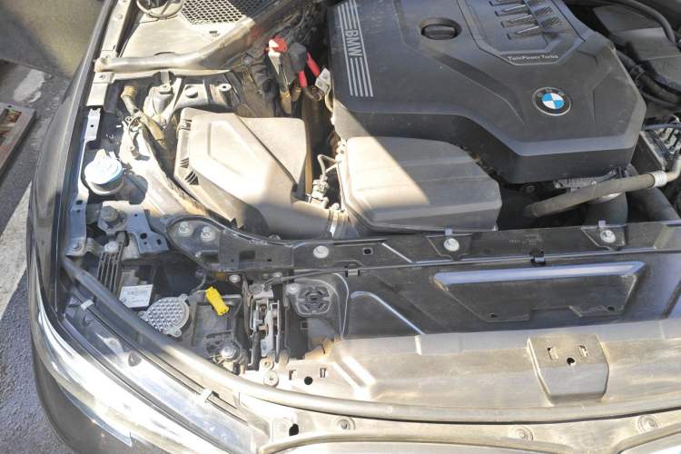 Used BMW 3 Series 2022 325i M Sport Package Engine Bay Right