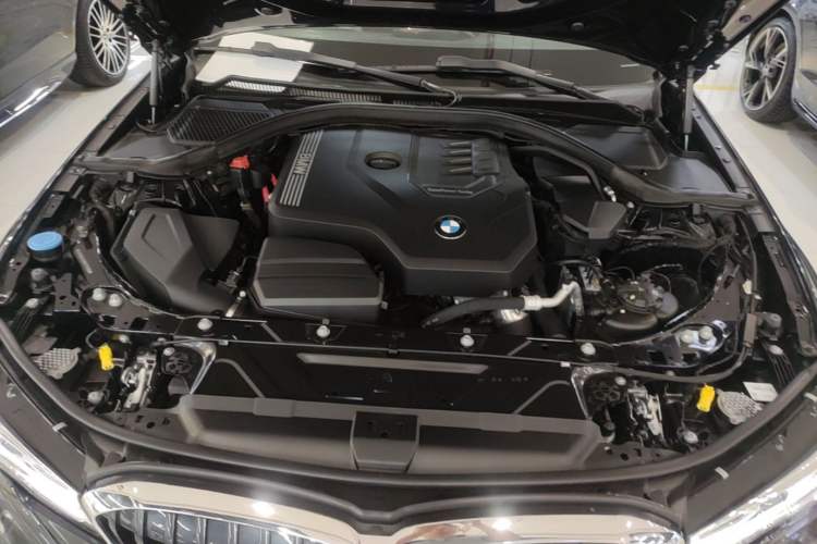 Used BMW 3 Series 2022 Updated 325i M Sport Package Engine Bay