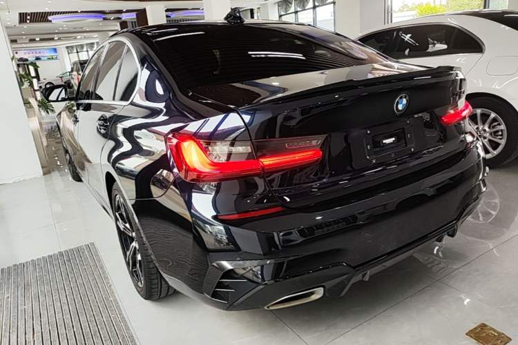 Used BMW 3 Series 2022 325i M Sport Package Exterior 2
