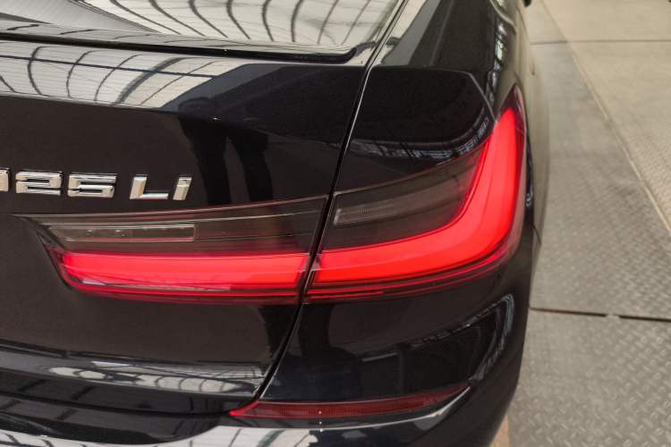 Used BMW 3 Series 2022 Restyled 325Li M Sport Night Edition Package Exterior 3